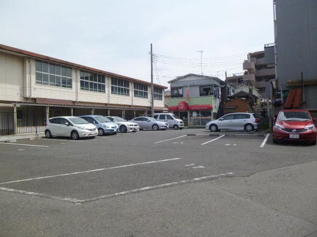 神奈川県川崎市川崎区下並木の駐車場の間取