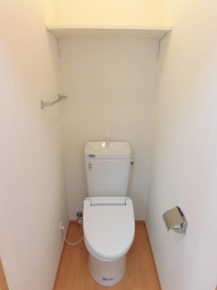 【トイレ】　新規で温水洗浄便座を設置予定！※写真は同物件他室です