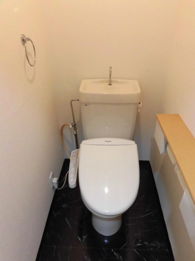 【トイレ】　冬でも快適な温水洗浄便座