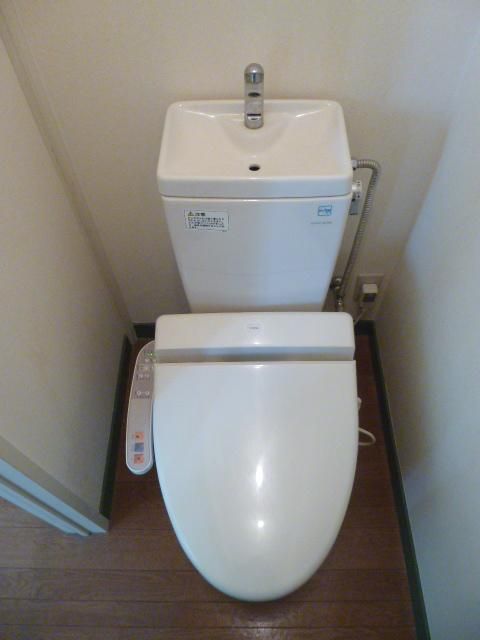 【トイレ】　冬も快適な温水洗浄便座！